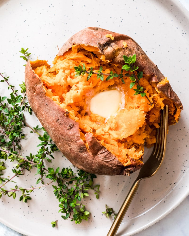 Smart Ways to Microwave Sweet Potatoes for a Deliciously Quick Meal in 2025