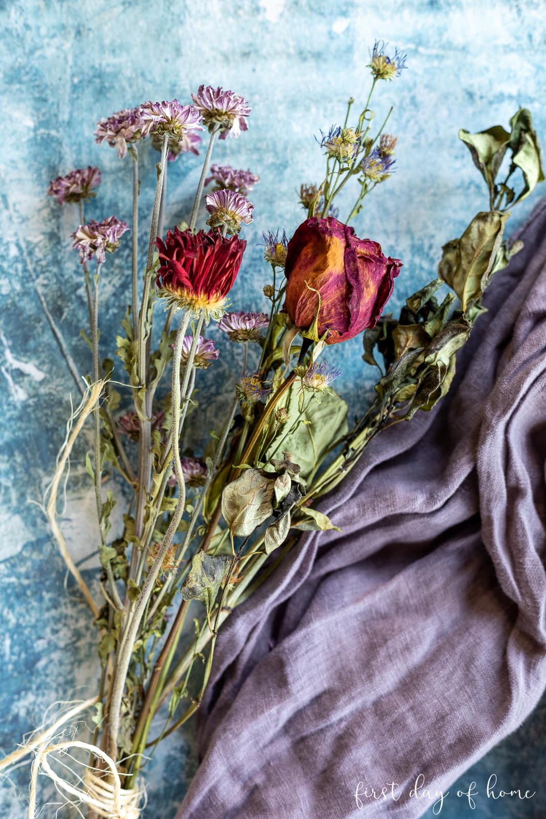 Dried flowers in vase