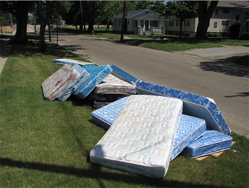 How to Properly Dispose of Your Mattress: Effective Solutions for 2025