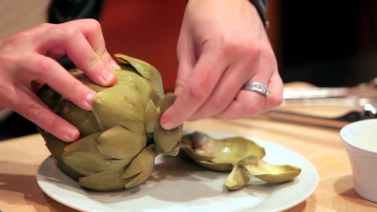 How to Properly Eat Artichoke: Discover Smart Techniques for 2025!