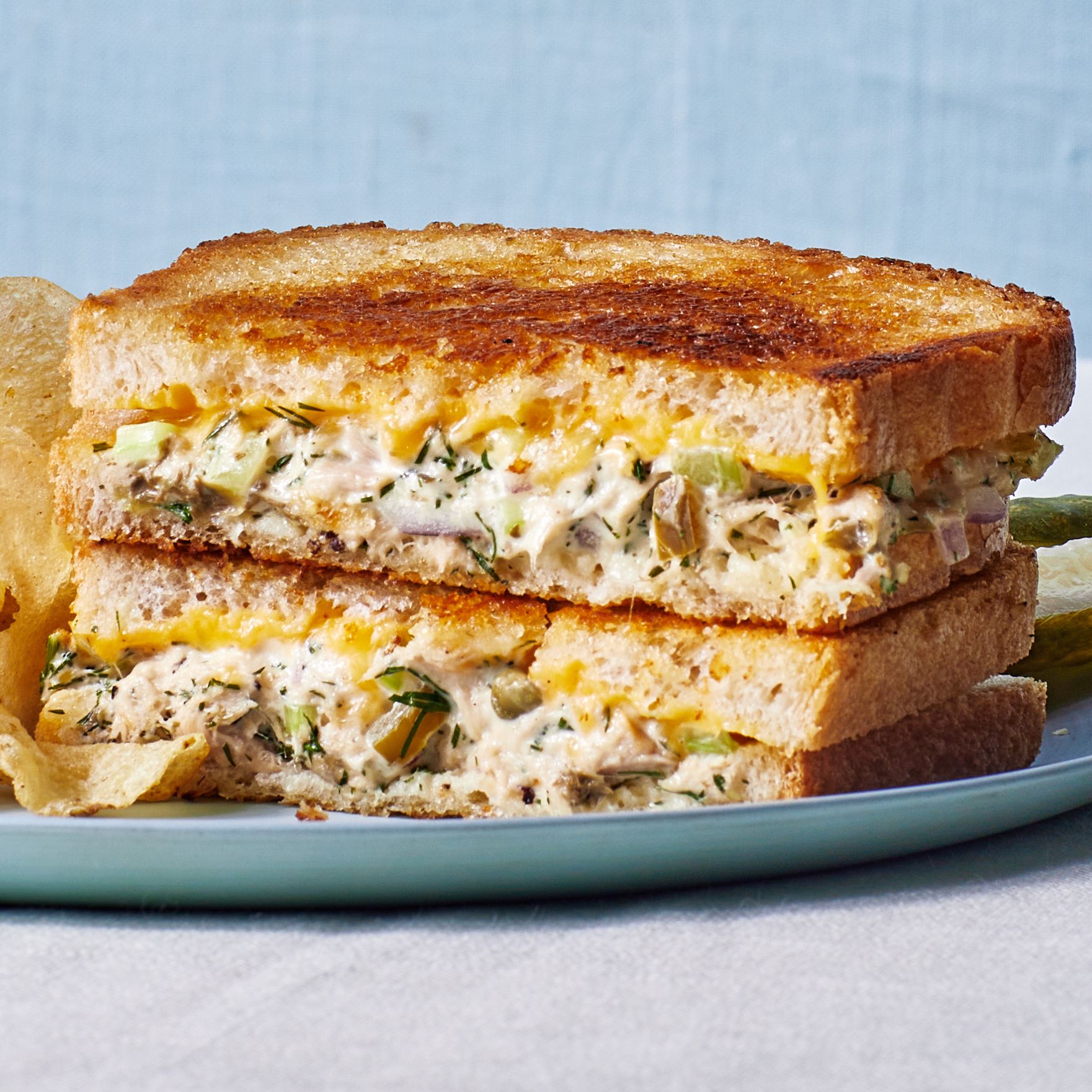 Discover Easy Ways to Prepare a Delicious Tuna Melt in 2025