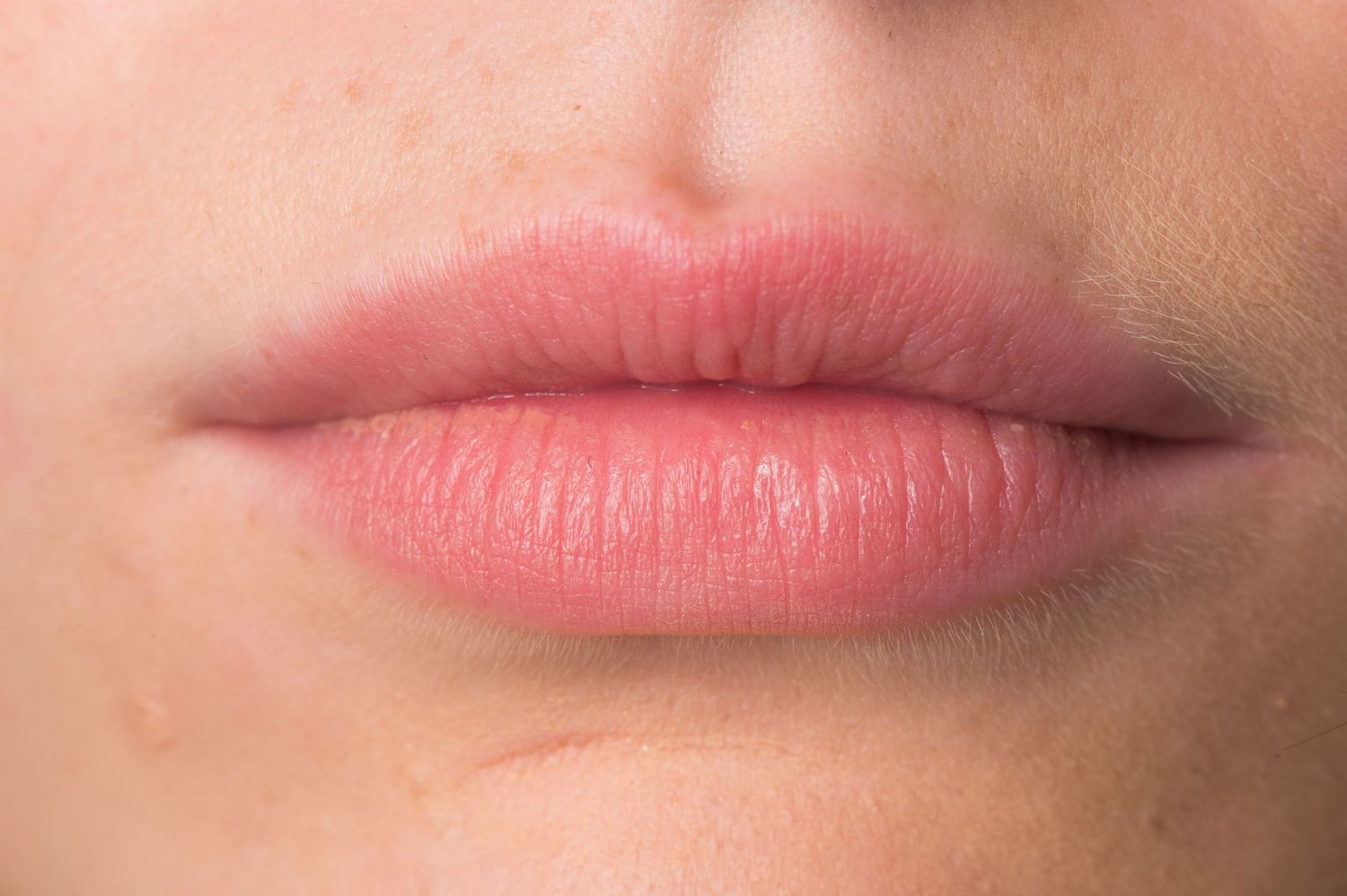 How to Properly Exfoliate Lips for Healthy and Soft Results in 2025