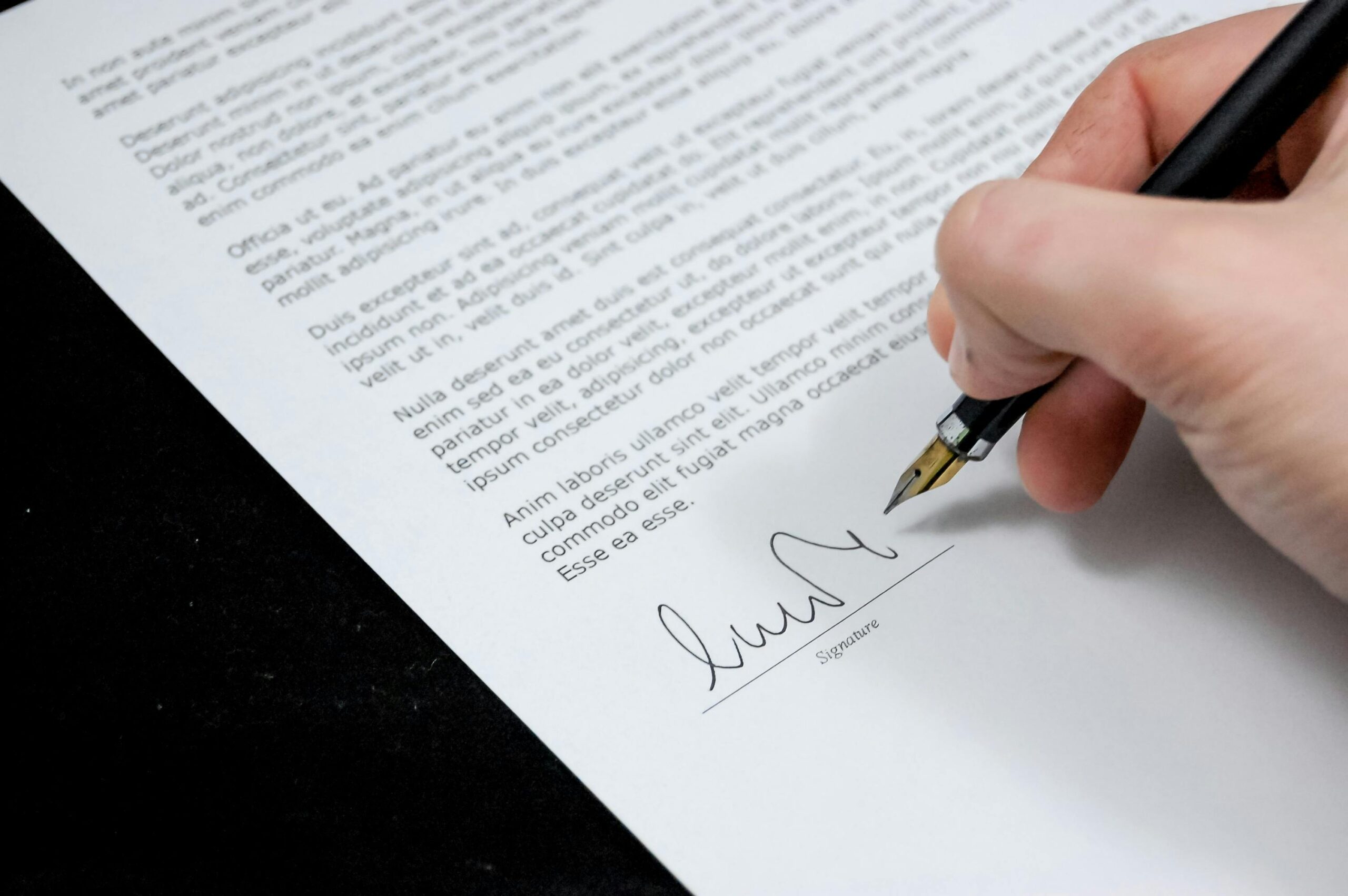 How to Effectively Write a Signature That Reflects Your Brand in 2025